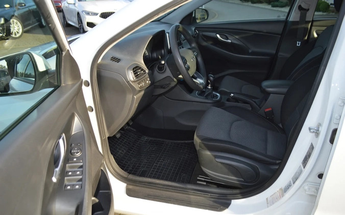 Hyundai I30 cena 21500 przebieg: 324216, rok produkcji 2018 z Warta małe 191